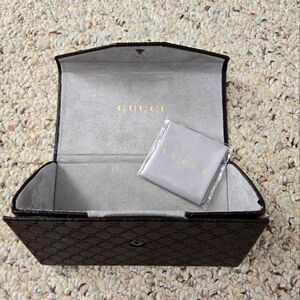Gucci Sunglass Case Large with cleaning towel